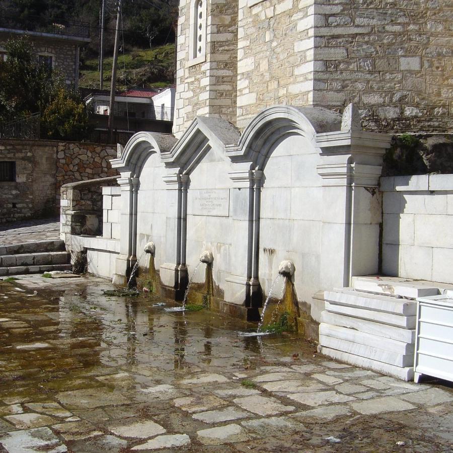 Ξενωνασ Σελινουντα Hotel Kosmas Exterior photo