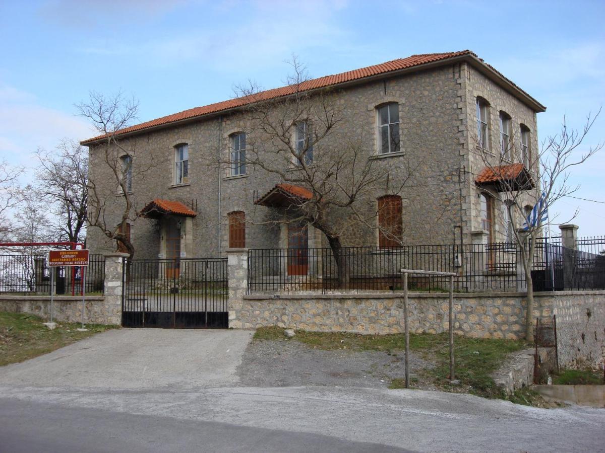 Ξενωνασ Σελινουντα Hotel Kosmas Exterior photo